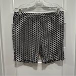 Mario Serrani  Black/White Print Bermuda Shorts size 16 Photo 0