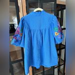 Umgee  embroidered blouse puff sleeve babydoll seersucker short cobalt floral top Photo 3