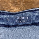 Vera Wang Simply  denim mid rise shorts size 6 floral embroidered Photo 5