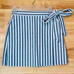 J.Crew Women’s Blue White Seersucker Bow Tie Waist Detail Skirt Size Petite 0 Photo 2