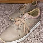 Nike Sneakers Photo 3