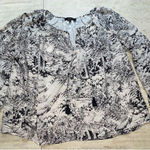 Aakaa  Women's Lightweight Puff Sleeve Keyhole Neck Size‎ XL Blouse Forest Cabin Photo 0