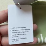 Lululemon Clippable Card Pouch - Edamame Green Photo 9