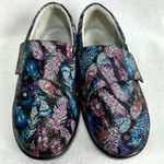 Alegria Lauryn Clogs EU 37W US 7 7.5 Wide Multicolor Leather Feather Print Photo 2