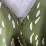 ASTR The Label Wrap Top Green XL Puff Sleeve V-Neck Cropped Satin Smocked Back Photo 3