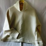 New Balance Women’s  Quilted Sweatshirt Size XL Photo 5