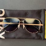 Quay Australia QUAY Aviator Women’s Sunglasses Gold Frames Case & Cloth Included EUC Photo 2