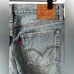 Levi's Levi’s Jeans Women’s Wedgie Icon Ankle White Oak Denim Distressed Button Fly 28 Photo 2