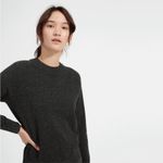 Everlane Donnegal Cashmere Shrunken Sweatshirt in Charcoal Photo 2