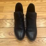 Universal Threads Universal Thread Size 8 Faux Leather Nora V-Cut Black Ankle Booties. Photo 4