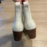 J.Crew  Women’s AC329 White Western Leather Heel Chelsea Boot Size 9 Photo 5