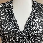 Allison Taylor  Woman B/W Short Sleeve Blouse Photo 7