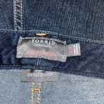 Torrid 5 inch vintage stretch high rise shorts women’s size 24 Photo 6