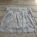 Columbia size XL white floral design pull on elastic waist athletic skort Photo 6