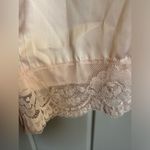 Vintage powder pink satin weave house robe floral lace Size undefined Photo 1