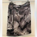 Loft  Black and White Floral Flowy Skirt with Side Bow - size 4 Photo 2