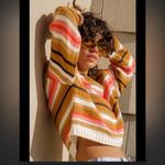 Billabong WOMENS SO BOLD PULLOVER CREW NECK SWEATER Size Medium. Photo 2