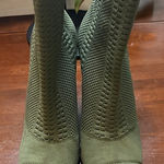 Steve Madden Candid Knit Booties.
Stylish Green Peep-Toe Ankle Boots Photo 0