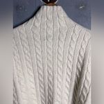 Abercrombie & Fitch Cable Easy Funnel Neck Sweater in Cream. Size Medium Photo 5