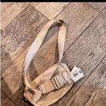 Lululemon  everyday belt bag white opal  Photo 4