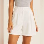 Princess Polly  White Pleated Shorts    Size-8 Photo 0