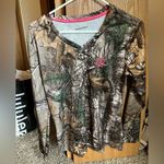 Realtree  camouflage wooded print v neck long sleeve size large Photo 0