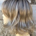 Blonde rooted layers shoulder length wig Photo 3
