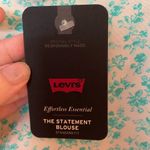 Levi's NWT Levi’s Women’s Long Sleeve Yvie Blouse, Crop Top, Green and Cream Floral Photo 5