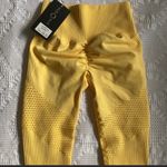 One o one / pacific Yellow Scrunch Leggings  Photo 6