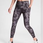 Athleta  Women's Lightning Camo 7/8 Tight Size Medium Photo 0
