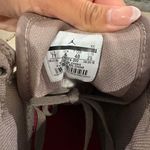 Nike Air Jordan 1 Mid Photo 2