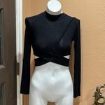 De Lacy  black crop top Photo 2