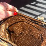 Vera Bradley bag, EUC no rips or tears, two outer pockets on front Photo 9