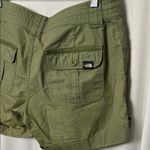 The North Face Women's Cuffed Drawstring Shorts Size 6 Photo 5