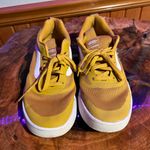 Vans  UltraRange Photo 3