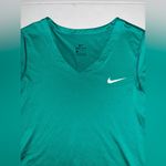 Nike  Athletic Shirt with Thumbholes Photo 3