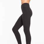 SKIMS Leggings Photo 2
