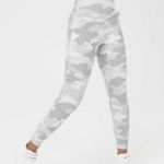 Aerie  Offline Real Me Gray Camo Leggings size XL Photo 0