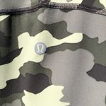 Lululemon UVP Run Short Sleeve Shirt Womens 6 Green Camo Activewear Runn… Photo 3