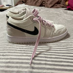 Jordan  1 Low Photo 0