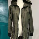 BB Dakota army green raincoat with hood pockets and multiple cinch areas S/XS Photo 4