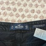 Hollister  Vintage Stretch Ultra High-Rise Mom Jeans
Black Destroy W28 L27 7R Photo 4