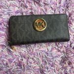 Michael Kors Black Wallet with Gold Logo Photo 3