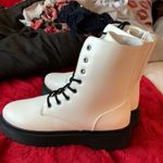 Seven Dials  boots Photo 1