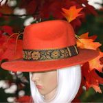 Pretty fall burnt orange felt fedora! Unisex Orange Photo 4