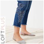 Loft NWT Ann Taylor Boyfriend Raw Hem Floral Embroidered Jeans 26 (Plus) Photo 4