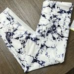 Old Navy  Black and White Compression‎ Cropped High Rise leggings Size Large Photo 1