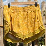 Athleta Printed MESH Racer RUN Shorts 4” Photo 1