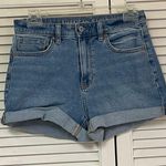 American Eagle  Stretch Cuffed Mom Short - Size 2 - EUC Photo 0
