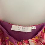 ASTR Sherri Top in Lavender & Pink Floral size M Photo 10